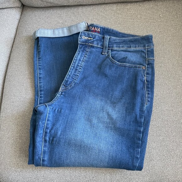 Santana Jeans Capris - Picture 4 of 10